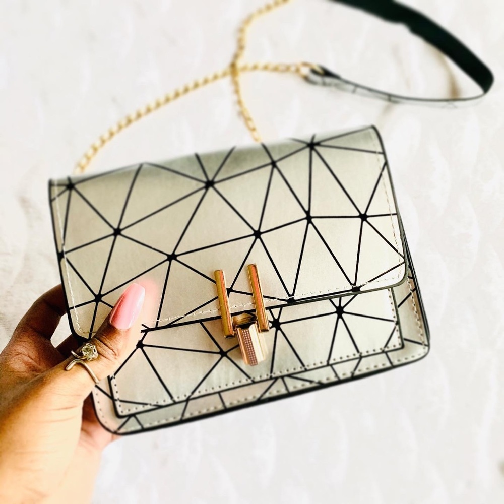 💎5/$25💎 Cute Mini Metallic Silver Crossbody Bag